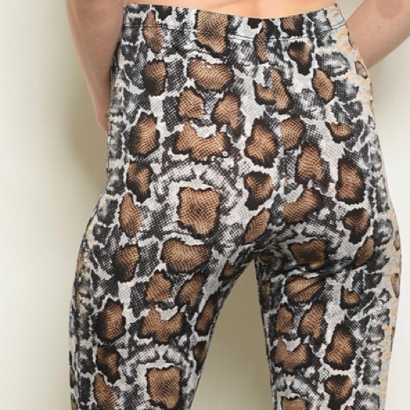 LAST 2//SNAKE PRINT WITH CLEAR SEQUINS LEGGINGS - Picture 3 of 3